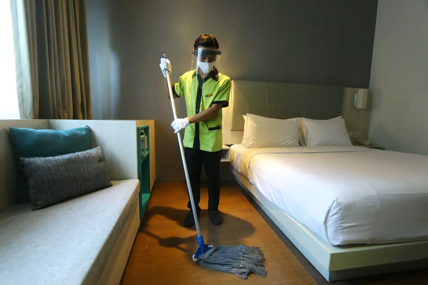 indonesia-hotel-cleaning-TIPCLEAN0620-a4b12972290f4e3b99dba98c2f60cb35